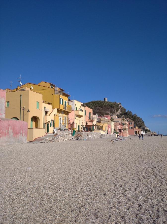 Casa Mariuccia A Due Passi Dal Mare Apartment ฟีนาเลลีกูเร ภายนอก รูปภาพ