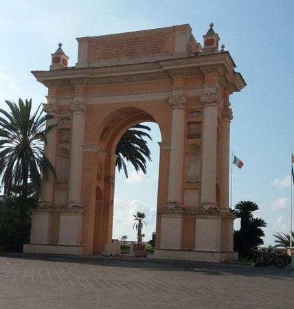 Casa Mariuccia A Due Passi Dal Mare Apartment ฟีนาเลลีกูเร ภายนอก รูปภาพ